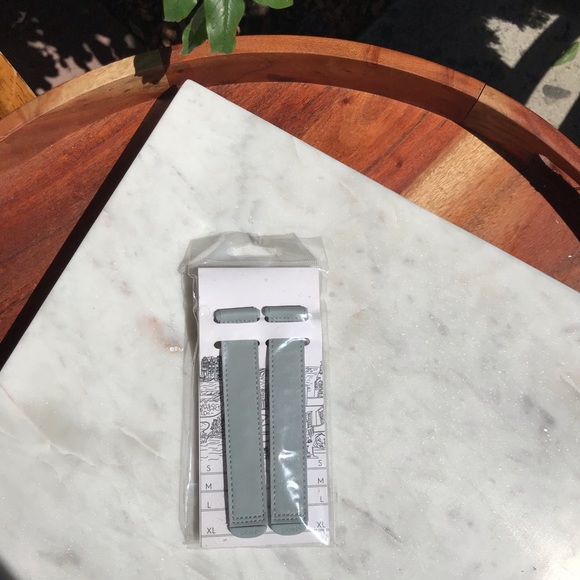 PLAEđź”´SET OF 4 Tabs new in packaging - Picture 5 of 8